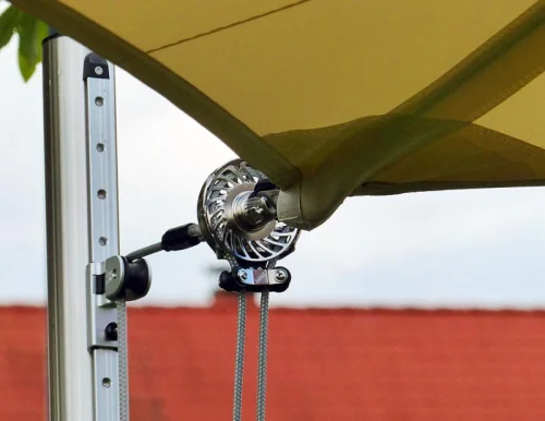 sonnensegel-manuell-aufrollbar-terrasse