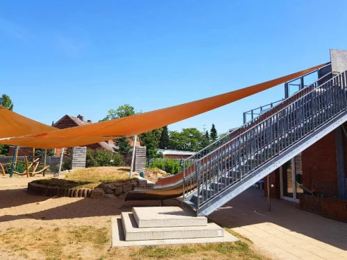 sonnensegel-kita-rutsche